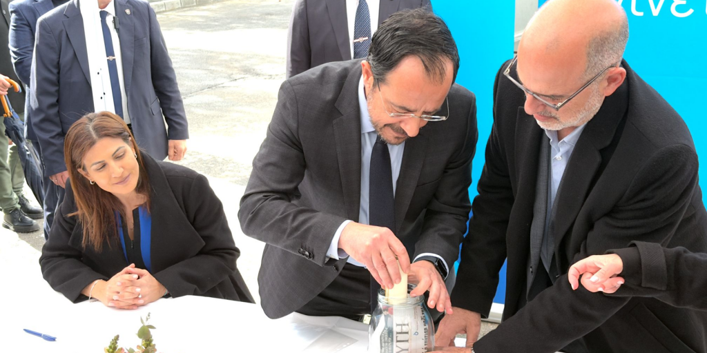 &Delta;ή&mu;&omicron;&sigmaf; &Lambda;&epsilon;&mu;&epsilon;&sigma;&omicron;ύ: &Tau;έ&theta;&eta;&kappa;&epsilon; &omicron; &theta;&epsilon;&mu;έ&lambda;&iota;&omicron;&sigmaf; &lambda;ί&theta;&omicron;&sigmaf; &tau;&omicron;&upsilon; &pi;&rho;ώ&tau;&omicron;&upsilon; έ&rho;&gamma;&omicron;&upsilon; &Pi;&rho;&omicron;&sigma;&iota;&tau;ή&sigmaf; &Kappa;&alpha;&tau;&omicron;&iota;&kappa;ί&alpha;&sigmaf;
