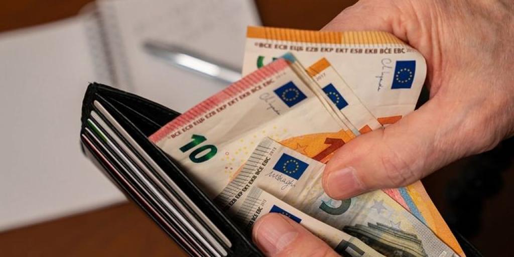 Γιατί η Ευρώπη νοσταλγεί τα μετρητά – Τα όρια της ψηφιακής οικονομίας