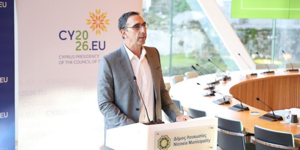&Upsilon;&Pi;&Epsilon;&Sigma;: &Pi;&omicron;&iota;&epsilon;&sigmaf; &omicron;&iota; &pi;&rho;&omicron;&tau;&epsilon;&rho;&alpha;&iota;ό&tau;&eta;&tau;&epsilon;&sigmaf; &tau;&eta;&sigmaf; &Kappa;&upsilon;&pi;&rho;&iota;&alpha;&kappa;ή&sigmaf; &Pi;&rho;&omicron;&epsilon;&delta;&rho;ί&alpha;&sigmaf; &gamma;&iota;&alpha; &tau;&eta; &sigma;&tau;έ&gamma;&alpha;&sigma;&eta;