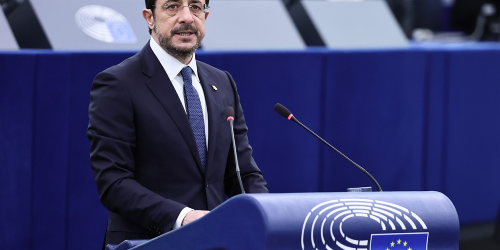 &Pi;&tau;&Delta;: &Tau;&omicron; &mu;έ&lambda;&lambda;&omicron;&nu; &tau;&eta;&sigmaf; &Epsilon;&upsilon;&rho;ώ&pi;&eta;&sigmaf; &theta;&alpha; &kappa;&rho;&iota;&theta;&epsilon;ί &alpha;&pi;ό &tau;&eta;&nu; &iota;&kappa;&alpha;&nu;ό&tau;&eta;&tau;ά &mu;&alpha;&sigmaf; &nu;&alpha; &delta;&rho;&omicron;ύ&mu;&epsilon; &sigma;&upsilon;&lambda;&lambda;&omicron;&gamma;&iota;&kappa;ά