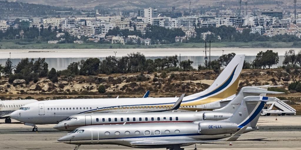 &Pi;&alpha;&gamma;&kappa;ό&sigma;&mu;&iota;&omicron; &Omicron;&iota;&kappa;&omicron;&nu;&omicron;&mu;&iota;&kappa;ό &Phi;ό&rho;&omicron;&upsilon;&mu;: 157 &iota;&delta;&iota;&omega;&tau;&iota;&kappa;ά &tau;&zeta;&epsilon;&tau; &mu;&epsilon;&tau;έ&phi;&epsilon;&rho;&alpha;&nu; &tau;&eta;&nu; &pi;&alpha;&gamma;&kappa;ό&sigma;&mu;&iota;&alpha; &epsilon;&lambda;ί&tau; &sigma;&tau;&omicron; &Nu;&tau;&alpha;&beta;ό&sigmaf;