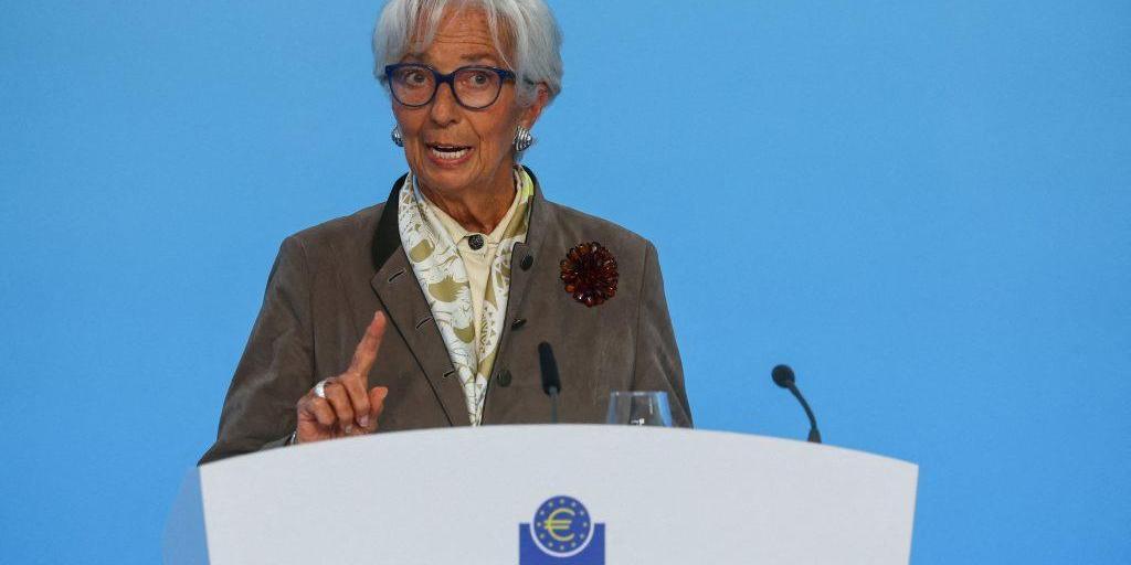 &Lambda;&alpha;&gamma;&kappa;ά&rho;&nu;&tau;: &Omicron;&iota; &delta;&alpha;&sigma;&mu;&omicron;ί &Tau;&rho;&alpha;&mu;&pi; &delta;&epsilon;&nu; &theta;&alpha;... &alpha;&kappa;&omicron;&upsilon;&mu;&pi;ή&sigma;&omicron;&upsilon;&nu; &tau;&omicron;&nu; &pi;&lambda;&eta;&theta;&omega;&rho;&iota;&sigma;&mu;ό