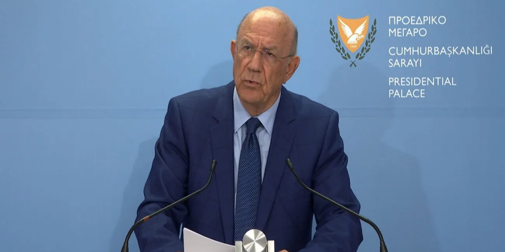 &Mu;.&Kappa;&epsilon;&rho;&alpha;&upsilon;&nu;ό&sigmaf;: &Iota;&sigma;&tau;&omicron;&rho;&iota;&kappa;ό &gamma;&epsilon;&gamma;&omicron;&nu;ό&sigmaf; &tau;&omicron; &epsilon;&nu;&delta;&iota;&alpha;&phi;έ&rho;&omicron;&nu; &gamma;&iota;&alpha; &tau;&omicron; 10&epsilon;&tau;έ&sigmaf; &omicron;&mu;ό&lambda;&omicron;&gamma;&omicron;