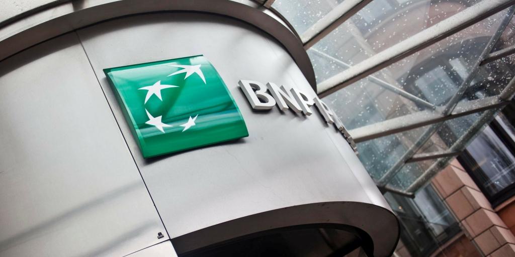 BNP Paribas: &Alpha;&pi;&omicron;&lambda;ύ&epsilon;&iota; 1.200 &epsilon;&rho;&gamma;&alpha;&zeta;ό&mu;&epsilon;&nu;&omicron;&upsilon;&sigmaf; &mu;&epsilon;&tau;ά &tau;&eta;&nu; &epsilon;&xi;&alpha;&gamma;&omicron;&rho;ά &tau;&eta;&sigmaf; Axa IM
