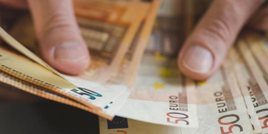 &Tau;&iota; &delta;&epsilon;ί&chi;&nu;&omicron;&upsilon;&nu; &tau;&alpha; &nu;έ&alpha; &sigma;&tau;&omicron;&iota;&chi;&epsilon;ί&alpha; &gamma;&iota;&alpha; &tau;&omicron;&nu; &mu;έ&sigma;&omicron; &mu;&iota;&sigma;&theta;ό &sigma;&tau;&eta;&nu; &Kappa;ύ&pi;&rho;&omicron;