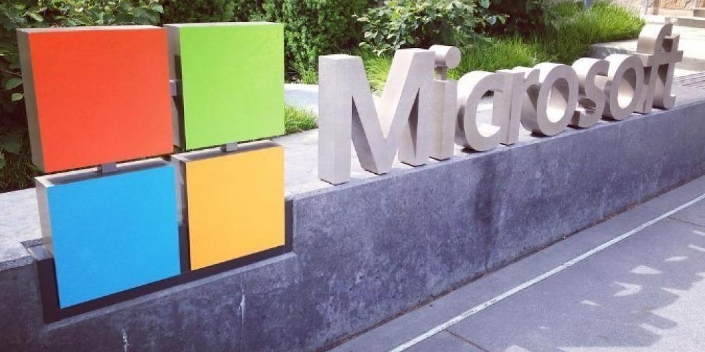 Microsoft: &Beta;&alpha;&rho;ί&delta;&iota; &gamma;&iota;&alpha; &tau;&iota;&sigmaf; &epsilon;&pi;&iota;&delta;ό&sigma;&epsilon;&iota;&sigmaf; &omicron;&iota; &alpha;&nu;&eta;&sigma;&upsilon;&chi;ί&epsilon;&sigmaf; &gamma;&iota;&alpha; &tau;&omicron; &upsilon;&psi;&eta;&lambda;ό &kappa;ό&sigma;&tau;&omicron;&sigmaf; &kappa;&alpha;&iota; &tau;&iota;&sigmaf; &delta;&alpha;&pi;ά&nu;&epsilon;&sigmaf; &tau;&eta;&sigmaf; &Alpha;&Iota;