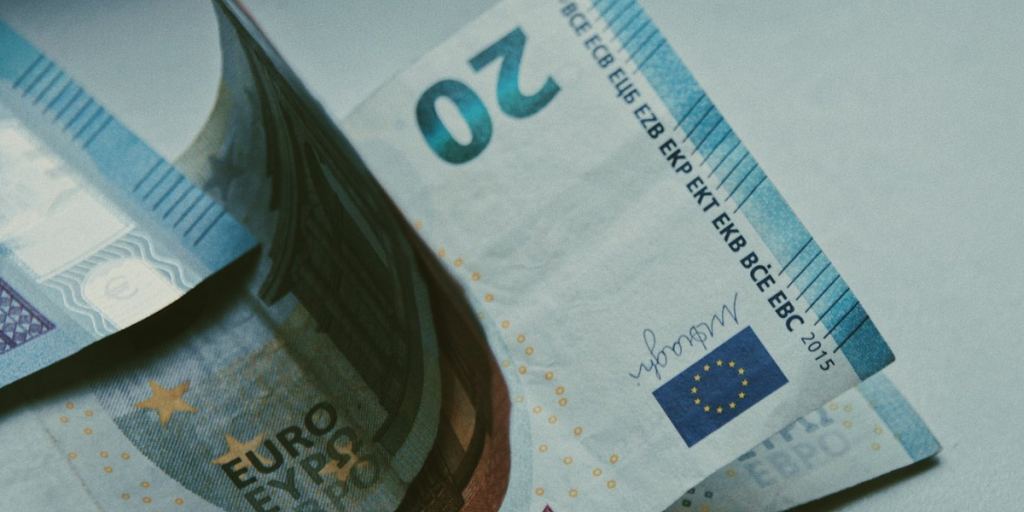 &Tau;&omicron; &pi;&alpha;&rho;ά&delta;&omicron;&xi;&omicron; &tau;&eta;&sigmaf; &phi;&tau;ώ&chi;&epsilon;&iota;&alpha;&sigmaf; &sigma;&epsilon; &mu;&iota;&alpha; &Kappa;ύ&pi;&rho;&omicron; &sigma;&chi;&epsilon;&delta;ό&nu; &pi;&lambda;ή&rho;&omicron;&upsilon;&sigmaf; &alpha;&pi;&alpha;&sigma;&chi;ό&lambda;&eta;&sigma;&eta;&sigmaf;