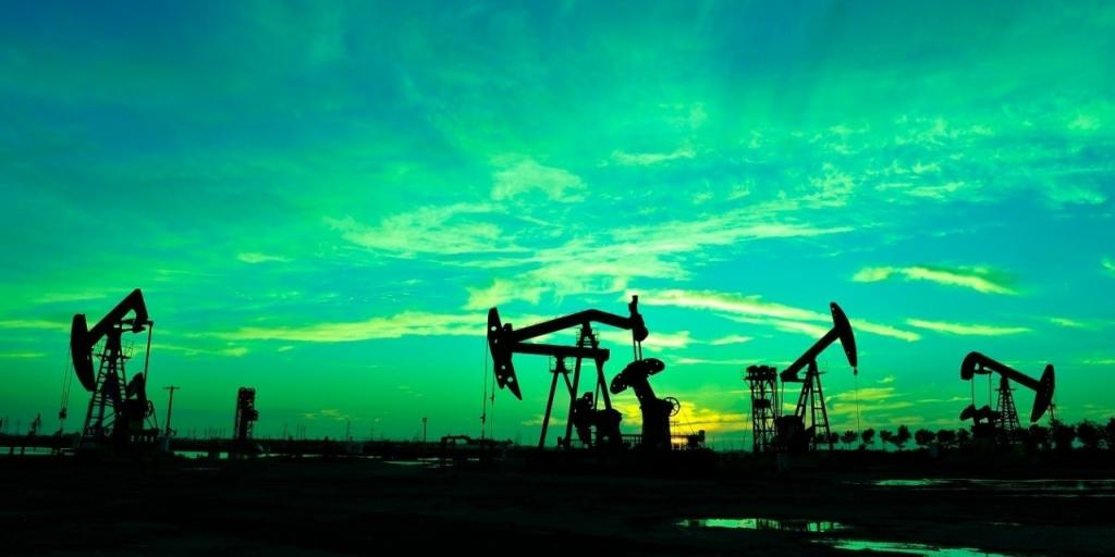 &Pi;&epsilon;&tau;&rho;έ&lambda;&alpha;&iota;&omicron;: &Beta;&omicron;&upsilon;&tau;&iota;ά έ&omega;&sigmaf; 6% &mu;&epsilon;&tau;ά &tau;&omicron; &sigma;ή&mu;&alpha; &Tau;&rho;&alpha;&mu;&pi; &gamma;&iota;&alpha; &sigma;&upsilon;&nu;&omicron;&mu;&iota;&lambda;ί&epsilon;&sigmaf; &Eta;&Pi;&Alpha;-&Iota;&rho;ά&nu; &kappa;&alpha;&iota; &tau;&omicron;&nu; &laquo;&pi;ά&gamma;&omicron;&raquo; &tau;&omicron;&upsilon; OPEC+