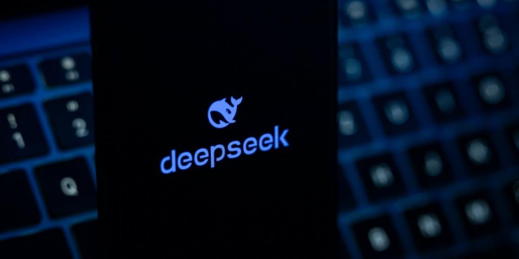 &Mu;&epsilon;&tau;ά &tau;&omicron; R1, έ&rho;&chi;&epsilon;&tau;&alpha;&iota; &tau;&omicron; &laquo;Model1&raquo;: &Eta; DeepSeek &epsilon;&tau;&omicron;&iota;&mu;ά&zeta;&epsilon;&iota; &tau;&eta; &delta;&iota;&kappa;ή &tau;&eta;&sigmaf; &mu;&eta;&chi;&alpha;&nu;ή &alpha;&nu;&alpha;&zeta;ή&tau;&eta;&sigma;&eta;&sigmaf;