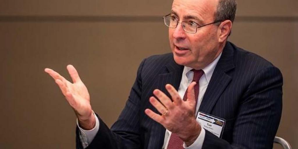 &Mu;&pi;ά&rho;&kappa;&iota;&nu; (Fed): &Sigma;&tau;&omicron; &laquo;&tau;&epsilon;&lambda;&epsilon;&upsilon;&tau;&alpha;ί&omicron; &mu;ί&lambda;&iota;&raquo; &sigma;&tau;&eta; &mu;ά&chi;&eta; &mu;&epsilon; &tau;&omicron;&nu; &pi;&lambda;&eta;&theta;&omega;&rho;&iota;&sigma;&mu;ό