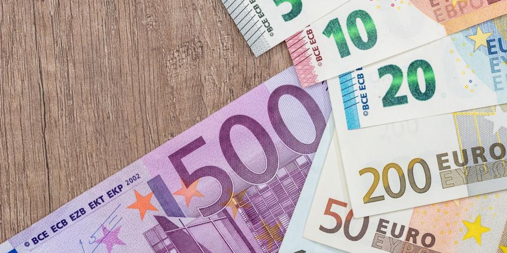 Politico: &Tau;&omicron; &tau;ί&mu;&eta;&mu;&alpha; &gamma;&iota;&alpha; &tau;&eta;&nu; &epsilon;&nu;ί&sigma;&chi;&upsilon;&sigma;&eta; &tau;&omicron;&upsilon; &epsilon;&upsilon;&rho;ώ έ&nu;&alpha;&nu;&tau;&iota; &tau;&omicron;&upsilon; &delta;&omicron;&lambda;&alpha;&rho;ί&omicron;&upsilon; &mu;&pi;&omicron;&rho;&epsilon;ί &nu;&alpha; &alpha;&pi;&omicron;&delta;&epsilon;&iota;&chi;&theta;&epsilon;ί &upsilon;&pi;&epsilon;&rho;&beta;&omicron;&lambda;&iota;&kappa;ά &upsilon;&psi;&eta;&lambda;ό