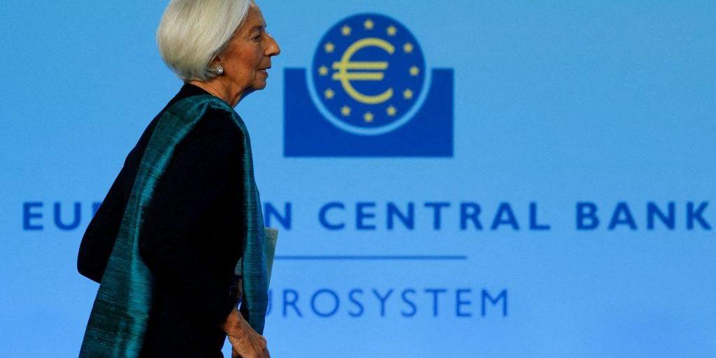 &Epsilon;&Kappa;&Tau;: &Pi;&rho;&omicron;&sigmaf; &delta;&iota;&alpha;&tau;ή&rho;&eta;&sigma;&eta; &sigma;&tau;&alpha;&theta;&epsilon;&rho;ώ&nu; &epsilon;&pi;&iota;&tau;&omicron;&kappa;ί&omega;&nu; &pi;&alpha;&rho;ά &tau;&iota;&sigmaf; &pi;&alpha;&gamma;&kappa;ό&sigma;&mu;&iota;&epsilon;&sigmaf; &pi;&iota;έ&sigma;&epsilon;&iota;&sigmaf;