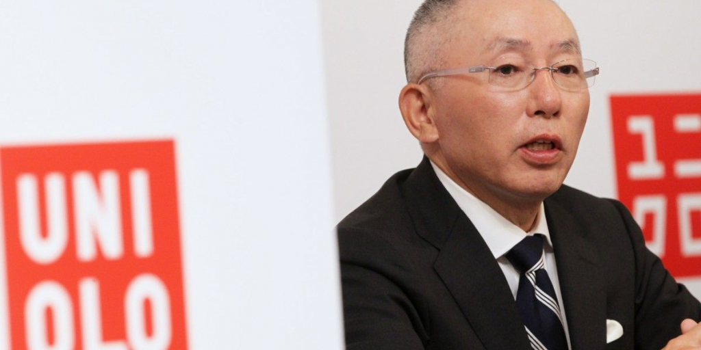 Uniqlo: &Pi;ώ&sigmaf; &omicron; Tadashi Yanai &mu;&epsilon;&tau;έ&tau;&rho;&epsilon;&psi;&epsilon; &tau;&eta;&nu; &laquo;&alpha;&pi;&omicron;&tau;&upsilon;&chi;ί&alpha;&raquo; &sigma;&epsilon; &mu;&iota;&alpha; &alpha;&upsilon;&tau;&omicron;&kappa;&rho;&alpha;&tau;&omicron;&rho;ί&alpha; 116 &delta;&iota;&sigma;. &delta;&omicron;&lambda;&alpha;&rho;ί&omega;&nu;