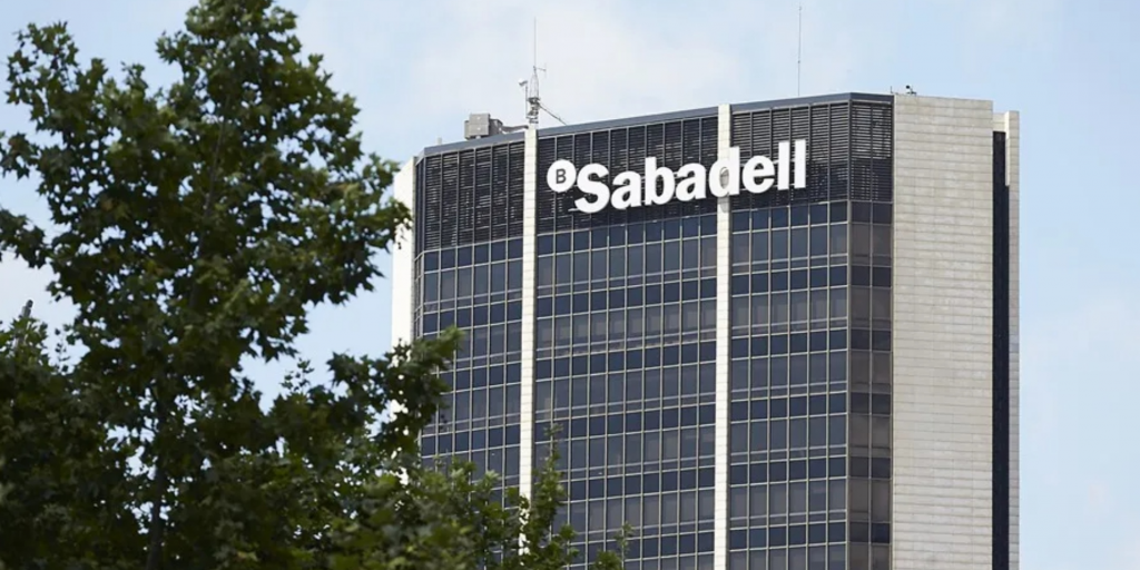Banco Sabadell: &Alpha;&pi;&omicron;&chi;&omega;&rho;&epsilon;ί &omicron; CEO &mu;&epsilon;&tau;ά &tau;&omicron; &phi;&rho;έ&nu;&omicron; &sigma;&tau;&eta;&nu; &epsilon;&xi;&alpha;&gamma;&omicron;&rho;ά &alpha;&pi;ό &tau;&eta;&nu; BBVA