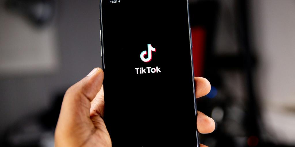&Epsilon;&Epsilon;: &Kappa;&alpha;&tau;&eta;&gamma;&omicron;&rho;&epsilon;ί &tau;&omicron; TikTok &gamma;&iota;&alpha; &pi;&alpha;&rho;&alpha;&beta;ί&alpha;&sigma;&eta; &tau;&omega;&nu; &kappa;&alpha;&nu;ό&nu;&omega;&nu; &pi;&epsilon;&rho;&iota;&epsilon;&chi;&omicron;&mu;έ&nu;&omicron;&upsilon; &ndash; &Kappa;&iota;&nu;&delta;&upsilon;&nu;&epsilon;ύ&epsilon;&iota; &mu;&epsilon; &upsilon;&pi;έ&rho;&omicron;&gamma;&kappa;&omicron; &pi;&rho;ό&sigma;&tau;&iota;&mu;&omicron;