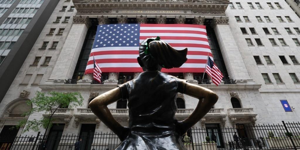 Wall Street: &Alpha;&nu;ά&sigma;&alpha; &alpha;&nu;ό&delta;&omicron;&upsilon; &mu;&epsilon;&tau;ά &tau;&omicron; &tau;&epsilon;&chi;&nu;&omicron;&lambda;&omicron;&gamma;&iota;&kappa;ό sell off &ndash; &Iota;&sigma;&chi;&upsilon;&rho;ή &pi;&tau;ώ&sigma;&eta; &gamma;&iota;&alpha; &tau;&eta;&nu; Amazon