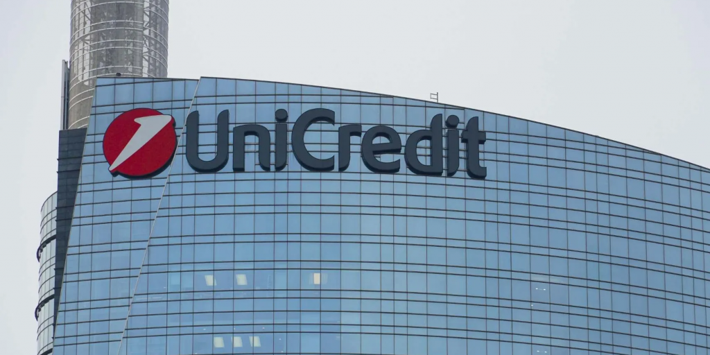 UniCredit: &Epsilon;&pi;&iota;&sigma;&tau;&rho;έ&phi;&epsilon;&iota; 50 &delta;&iota;&sigma;. &sigma;&tau;&omicron;&upsilon;&sigmaf; &mu;&epsilon;&tau;ό&chi;&omicron;&upsilon;&sigmaf; έ&omega;&sigmaf; &tau;&omicron; 2030
