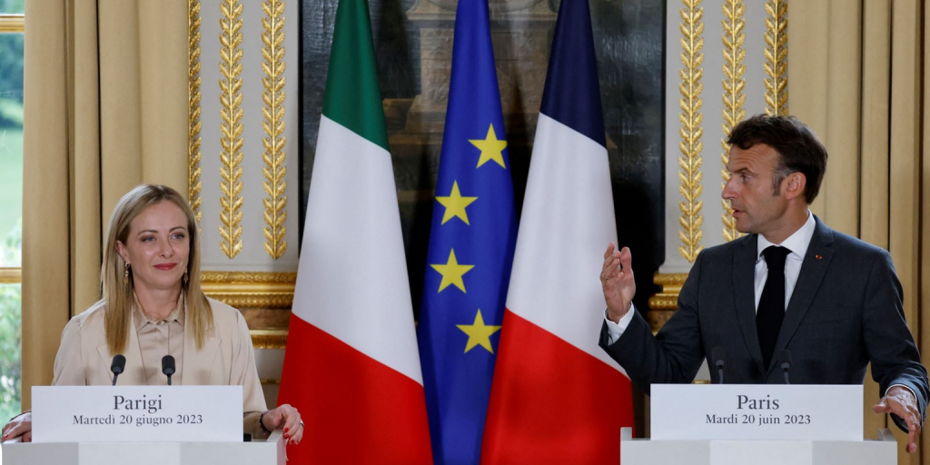 O &pi;ό&lambda;&epsilon;&mu;&omicron;&sigmaf; &gamma;&iota;&alpha; &tau;&omicron; &laquo;Made in Europe&raquo;: &Tau;&iota; &theta;έ&lambda;&epsilon;&iota; &omicron; &Mu;&alpha;&kappa;&rho;ό&nu;, &gamma;&iota;&alpha;&tau;ί &beta;ά&zeta;&omicron;&upsilon;&nu; &epsilon;&mu;&pi;ό&delta;&iota;&alpha; &Mu;&epsilon;&rho;&tau;&sigmaf; &kappa;&alpha;&iota; &Mu;&epsilon;&lambda;ό&nu;&iota;