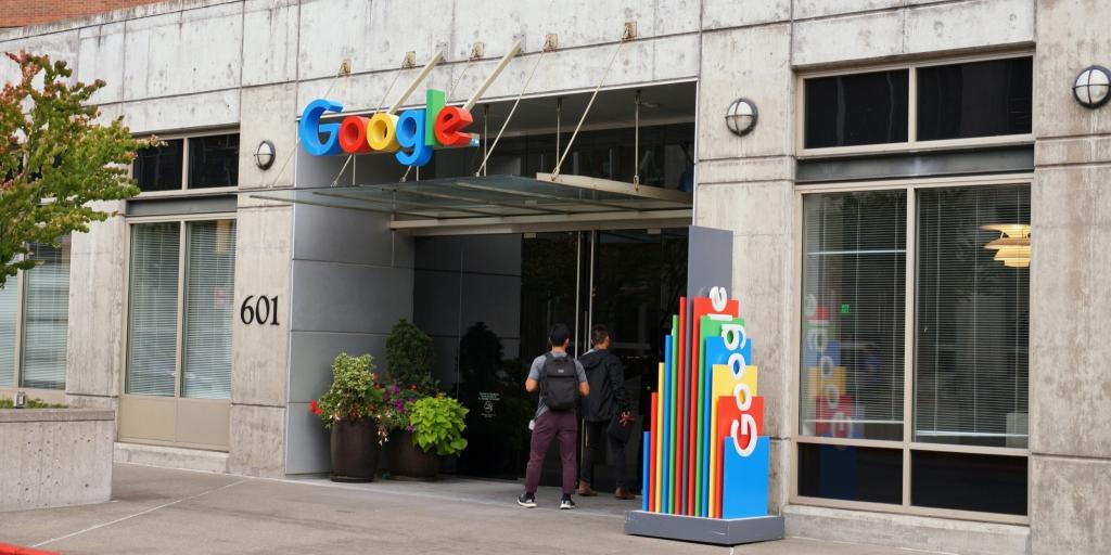 Alphabet: &Iota;&sigma;&tau;&omicron;&rho;&iota;&kappa;ή έ&kappa;&delta;&omicron;&sigma;&eta; 100&epsilon;&tau;&omicron;ύ&sigmaf; &omicron;&mu;&omicron;&lambda;ό&gamma;&omicron;&upsilon; &kappa;&alpha;&iota; ά&nu;&omicron;&iota;&gamma;&mu;&alpha; &sigma;&epsilon; &sigma;&tau;&epsilon;&rho;&lambda;ί&nu;&alpha; &kappa;&alpha;&iota; &epsilon;&lambda;&beta;&epsilon;&tau;&iota;&kappa;ό &phi;&rho;ά&gamma;&kappa;&omicron; &mu;&epsilon;&tau;ά &tau;&omicron; mega deal &tau;&omega;&nu; $20 &delta;&iota;&sigma;.