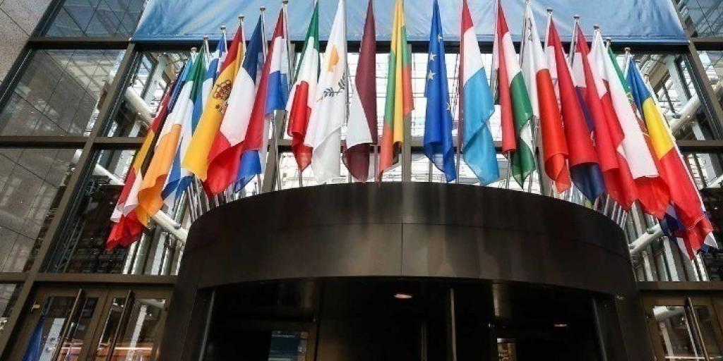 &Omicron;&iota; &laquo;27&raquo; &alpha;&nu;&alpha;&zeta;&eta;&tau;&omicron;ύ&nu; &alpha;&pi;&alpha;&nu;&tau;ή&sigma;&epsilon;&iota;&sigmaf; &gamma;&iota;&alpha; &tau;&eta;&nu; &epsilon;&upsilon;&rho;&omega;&pi;&alpha;ϊ&kappa;ή &omicron;&iota;&kappa;&omicron;&nu;&omicron;&mu;ί&alpha;
