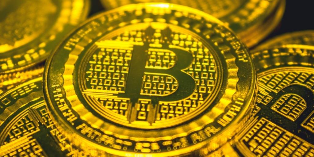 Bitcoin: &Sigma;&tau;&alpha;&theta;&epsilon;&rho;&omicron;&pi;&omicron;ί&eta;&sigma;&eta; &sigma;&tau;&eta;&nu; &Alpha;&sigma;ί&alpha; &mu;&epsilon;&tau;ά &alpha;&pi;ό &pi;&rho;&omicron;&epsilon;&iota;&delta;&omicron;&pi;&omicron;ί&eta;&sigma;&eta; &tau;&eta;&sigmaf; Standard Chartered &gamma;&iota;&alpha; &nu;έ&alpha; &pi;&tau;ώ&sigma;&eta;