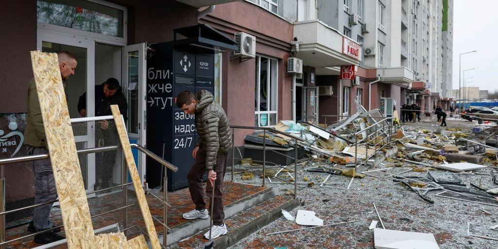 &Pi;ώ&sigmaf; &omicron; &pi;ό&lambda;&epsilon;&mu;&omicron;&sigmaf; &sigma;&tau;&eta;&nu; &Omicron;&upsilon;&kappa;&rho;&alpha;&nu;ί&alpha; &alpha;&nu;&alpha;&delta;&iota;&alpha;&mu;ό&rho;&phi;&omega;&sigma;&epsilon; &tau;&eta;&nu; &Epsilon;&upsilon;&rho;ώ&pi;&eta;