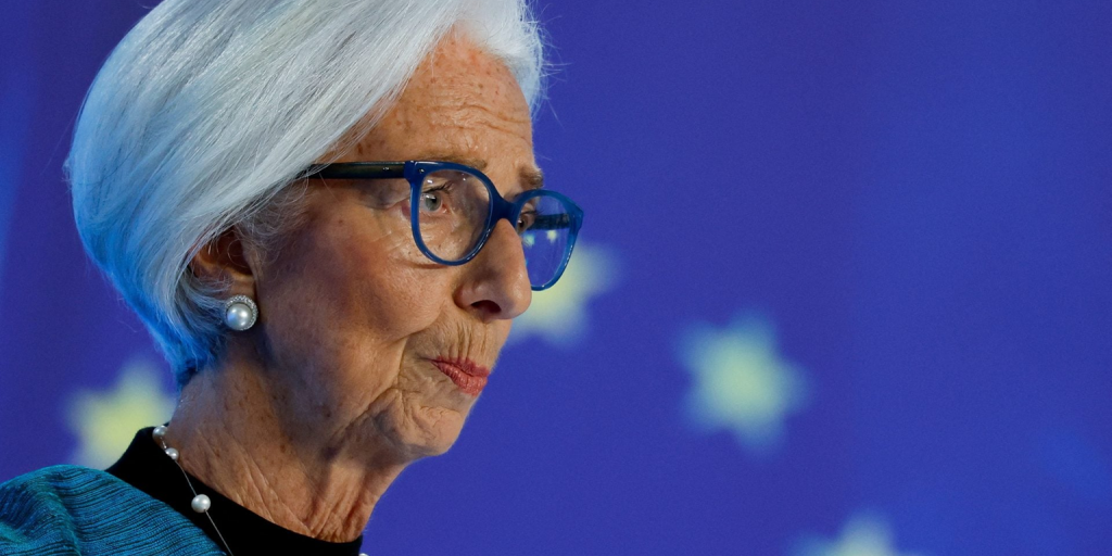 &Pi;ώ&sigmaf; &eta; &Lambda;&alpha;&gamma;&kappa;ά&rho;&nu;&tau; &epsilon;&nu;&iota;&sigma;&chi;ύ&epsilon;&iota; &tau;&omicron; &beta;ά&rho;&omicron;&sigmaf; &tau;&omicron;&upsilon; &epsilon;&upsilon;&rho;ώ &kappa;&alpha;&iota; &tau;&omicron;&nu; &pi;&alpha;&gamma;&kappa;ό&sigma;&mu;&iota;&omicron; &rho;ό&lambda;&omicron; &tau;&eta;&sigmaf; &Epsilon;&Kappa;&Tau;