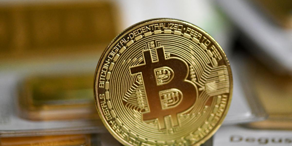 Bitcoin: &Eta; &mu;&epsilon;&gamma;ά&lambda;&eta; &delta;&iota;ό&rho;&theta;&omega;&sigma;&eta; &kappa;&alpha;&iota; &eta; &epsilon;&pi;ό&mu;&epsilon;&nu;&eta; &mu;έ&rho;&alpha; &tau;&omega;&nu; cryptos