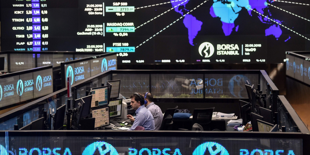 &Chi;&rho;&eta;&mu;&alpha;&tau;&iota;&sigma;&tau;ή&rho;&iota;&omicron; &Kappa;&omega;&nu;&sigma;&tau;&alpha;&nu;&tau;&iota;&nu;&omicron;ύ&pi;&omicron;&lambda;&eta;&sigmaf;: &Eta; &mu;&epsilon;&tau;&omicron;&chi;ή &pi;&omicron;&upsilon; &laquo;&kappa;&lambda;έ&beta;&epsilon;&iota;&raquo; &tau;&eta;&nu; &pi;&alpha;&rho;ά&sigma;&tau;&alpha;&sigma;&eta; &mu;&epsilon; ά&lambda;&mu;&alpha; &sigma;&tau;&omicron; +2.400%