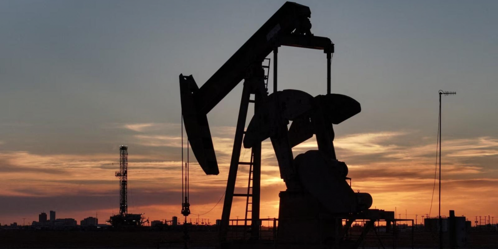 &Pi;&epsilon;&tau;&rho;έ&lambda;&alpha;&iota;&omicron;: &Pi;&tau;ώ&sigma;&eta; &gamma;&iota;&alpha; &tau;&omicron; Brent, &sigma;&tau;&alpha; $68 &tau;&omicron; &beta;&alpha;&rho;έ&lambda;&iota; &ndash; &Sigma;&tau;&omicron; &epsilon;&pi;ί&kappa;&epsilon;&nu;&tau;&rho;&omicron; &omicron;&iota; &sigma;&upsilon;&nu;&omicron;&mu;&iota;&lambda;ί&epsilon;&sigmaf; &Eta;&Pi;&Alpha;&ndash;&Iota;&rho;ά&nu;