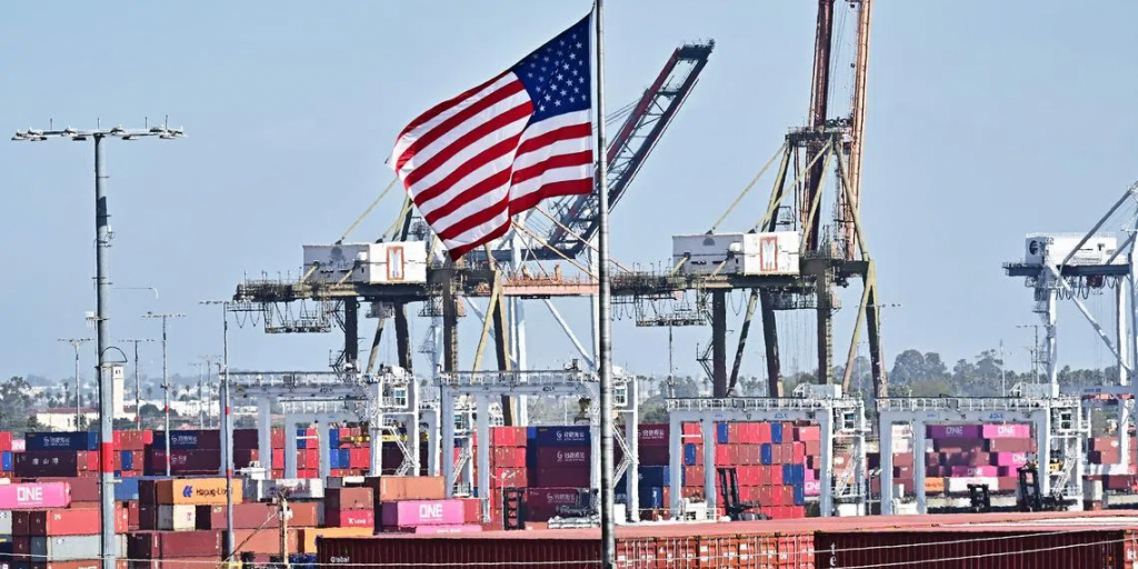 &Eta;&Pi;&Alpha;: &Pi;ά&nu;&omega; &alpha;&pi;ό $900 &delta;&iota;&sigma;. &tau;&omicron; &epsilon;&mu;&pi;&omicron;&rho;&iota;&kappa;ό έ&lambda;&lambda;&epsilon;&iota;&mu;&mu;&alpha; &tau;&omicron; 2025 &ndash; &Sigma;&tau;&omicron; &upsilon;&psi;&eta;&lambda;ό&tau;&epsilon;&rho;&omicron; &epsilon;&pi;ί&pi;&epsilon;&delta;&omicron; &alpha;&pi;ό &tau;&omicron; 1960