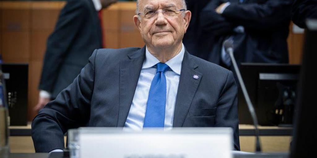&Xi;&alpha;&nu;ά &sigma;&tau;&iota;&sigmaf; &Beta;&rho;&upsilon;&xi;έ&lambda;&lambda;&epsilon;&sigmaf; &omicron; &Mu;ά&kappa;&eta;&sigmaf; &Kappa;&epsilon;&rho;&alpha;&upsilon;&nu;ό&sigmaf; &gamma;&iota;&alpha; &tau;&eta;&nu; &Pi;&omicron;&lambda;&iota;&tau;&iota;&kappa;ή &Sigma;&upsilon;&nu;&omicron;&chi;ή