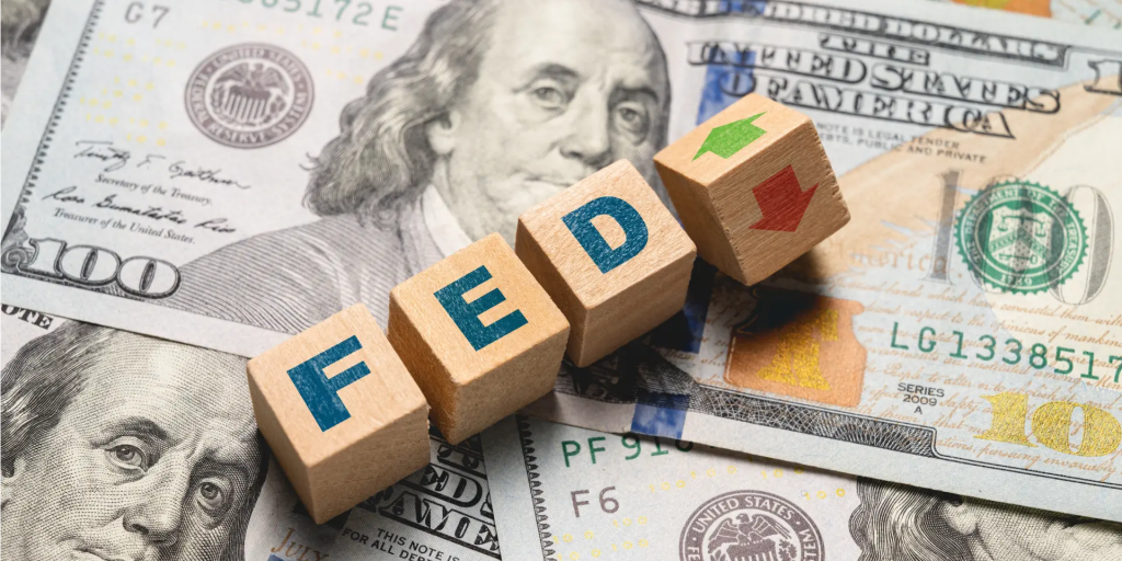 Fed: &Omicron; &Gamma;&kappa;&omicron;ύ&lambda;&sigma;&mu;&pi;&iota; &zeta;&eta;&tau;ά &phi;&rho;έ&nu;&omicron; &sigma;&tau;&iota;&sigmaf; &mu;&epsilon;&iota;ώ&sigma;&epsilon;&iota;&sigmaf; &epsilon;&pi;&iota;&tau;&omicron;&kappa;ί&omega;&nu; &ndash; &laquo;&Tau;&omicron; 3% &sigma;&tau;&omicron;&nu; &pi;&lambda;&eta;&theta;&omega;&rho;&iota;&sigma;&mu;ό &delta;&epsilon;&nu; &epsilon;ί&nu;&alpha;&iota; &alpha;&rho;&kappa;&epsilon;&tau;ό&raquo;